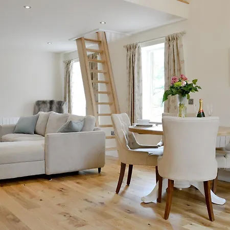 Stirton Burrow * Skipton